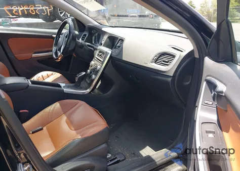 2015 Volvo V60 Cross Country T5 from USA, damaged, VIN YV4612HK3F1002012